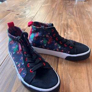 Marvel Black and Red High-Top Sneakers boys size 3